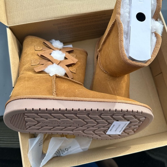 Boots - Picture 6 of 6